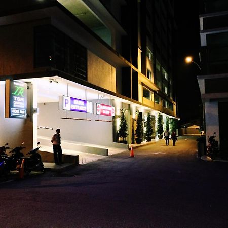 M Avenue Hotel شاه علام المظهر الخارجي الصورة